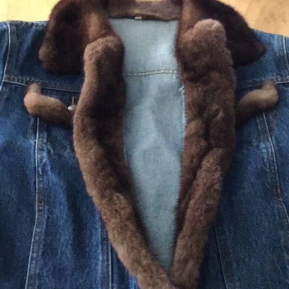 Jean jacket with mink size large - Picture 7 of 7